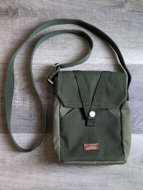 L.L. Bean Utility Crossbody Green Camping Hiking Outdoor Canvas Bag